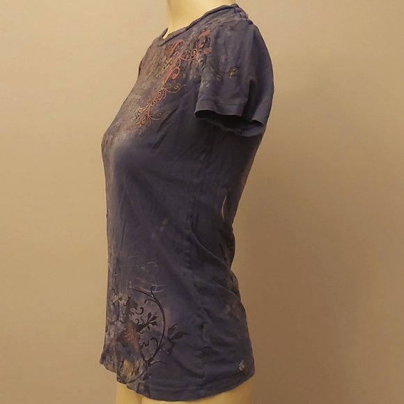 Vintage T-shirt with Tattoo-style Artwork - Picture 2 of 14